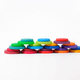 Botones de Colores Ensartables de Madera – Juguete Waldorf de Grimm’s